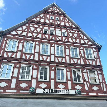Stylisches Apartment Mit Grossem Tageslichbad Am Marktplatz Leonberg Buitenkant foto