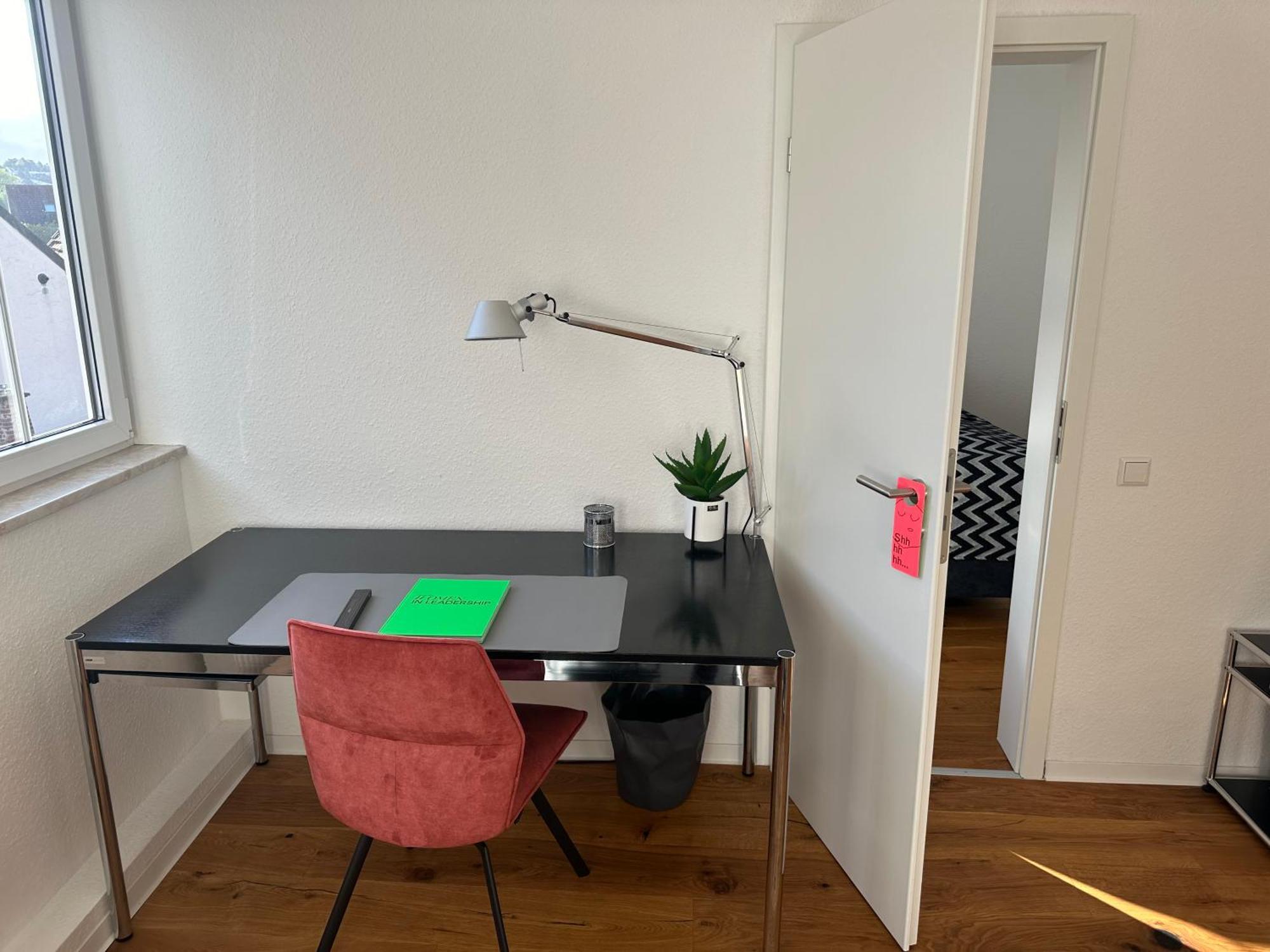 Stylisches Apartment Mit Grossem Tageslichbad Am Marktplatz Leonberg Buitenkant foto