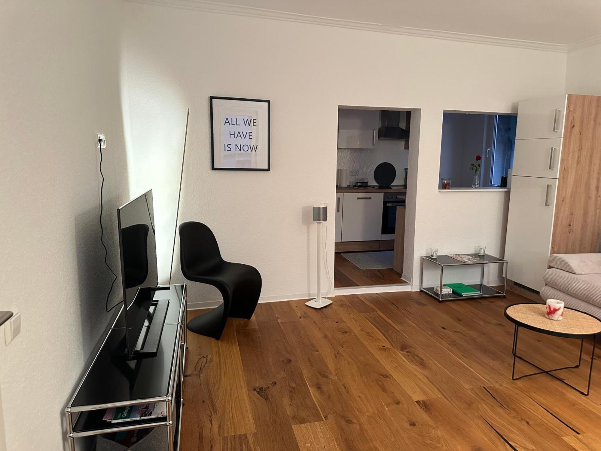 Stylisches Apartment Mit Grossem Tageslichbad Am Marktplatz Leonberg Buitenkant foto