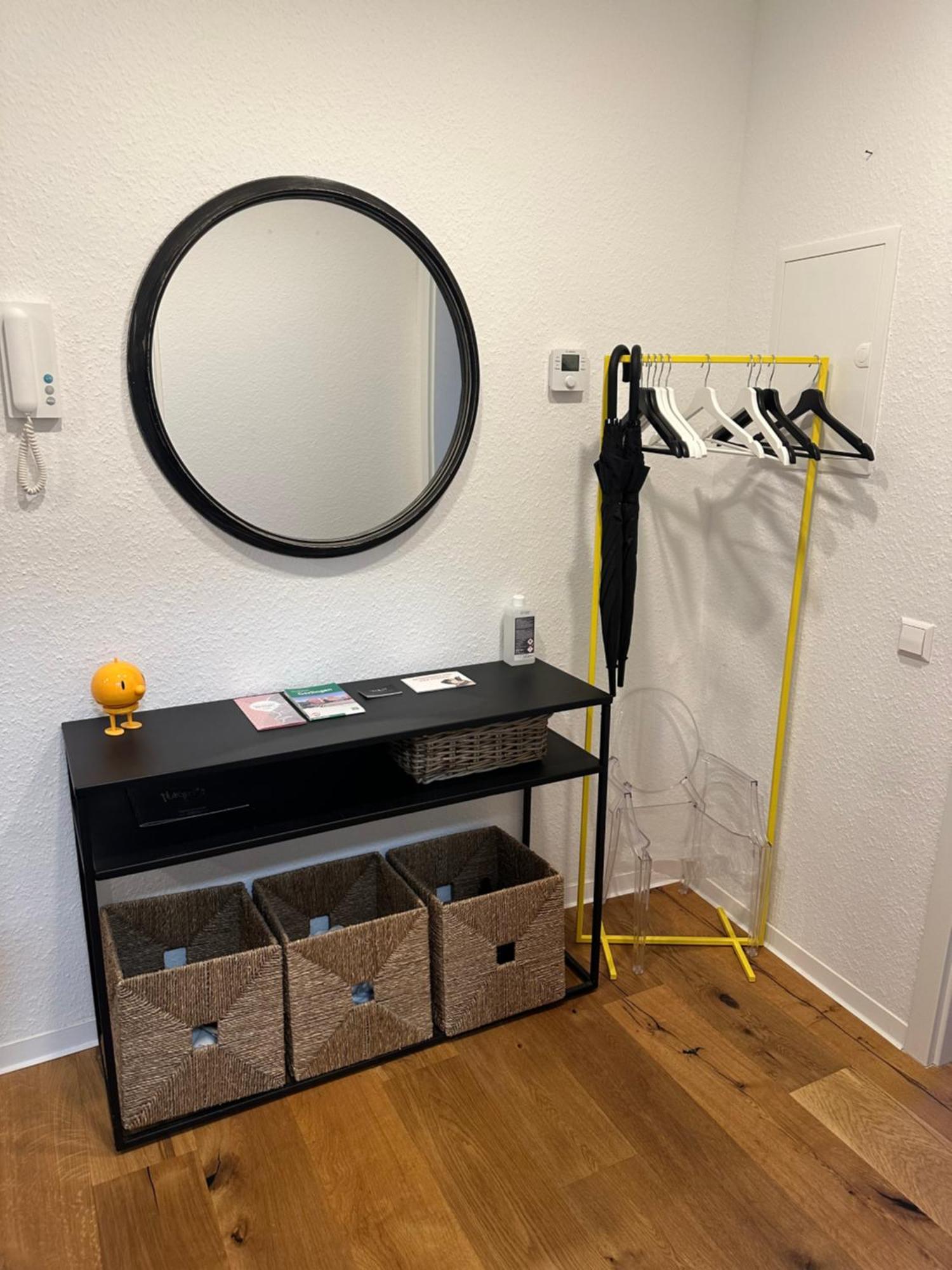 Stylisches Apartment Mit Grossem Tageslichbad Am Marktplatz Leonberg Buitenkant foto